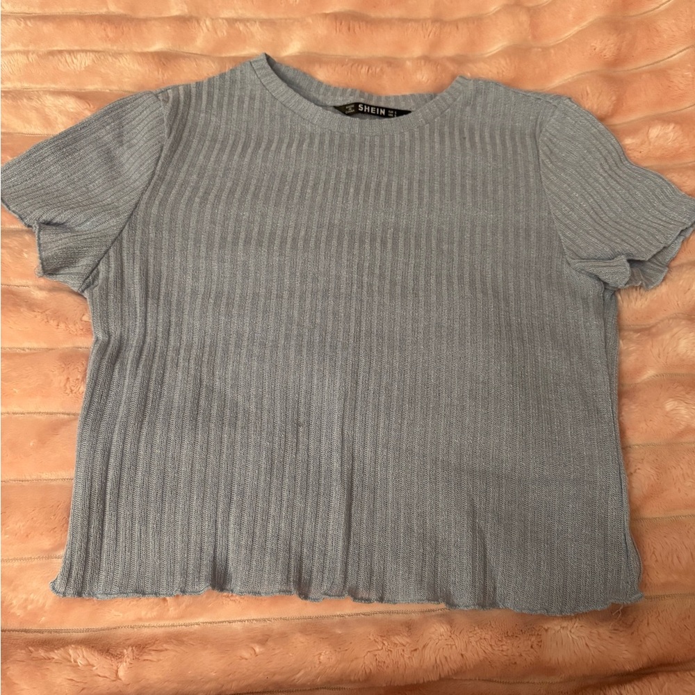 2 Croptops for 8